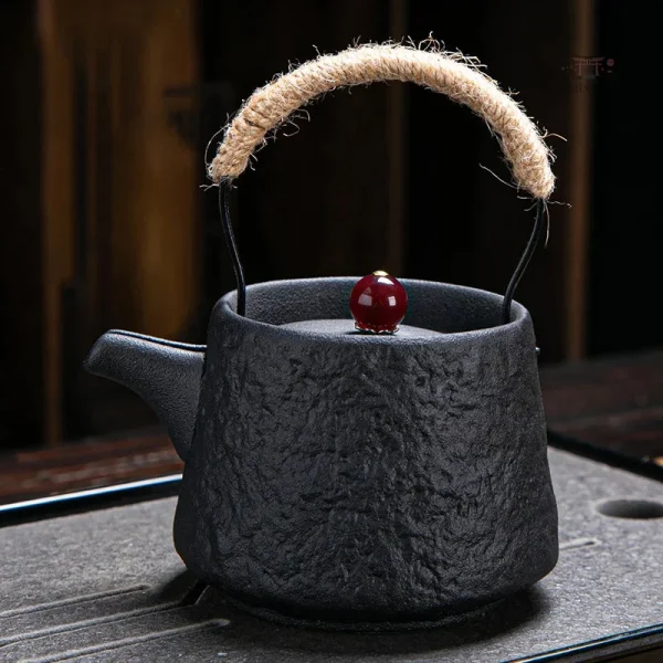 Théière en céramique japonaise au charme rétro