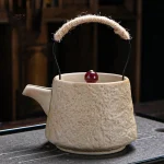 Théière artisanale japonaise pour amateurs de thé
