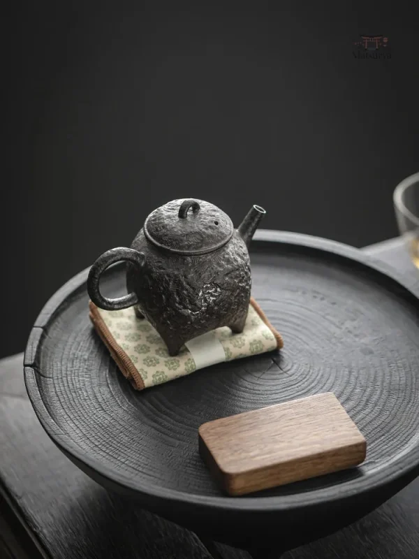 Théière en fonte japonaise, design classique