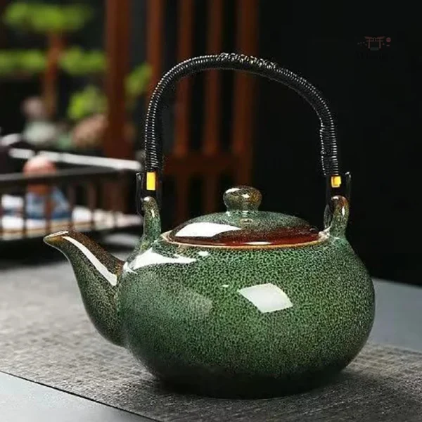 Théière artisanale japonaise idéale pour le thé