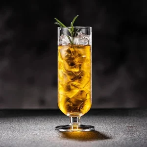 Verre à pied japonais long élégant pour servir des boissons