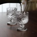 Verre à pied vintage japonais élégant pour la décoration