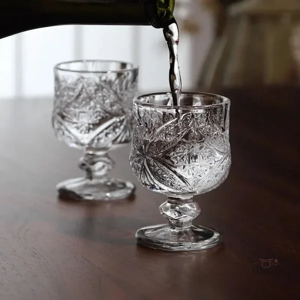 verre-a-pied-japonais-vintage-1 Verre à pied vintage japonais élégant pour la décoration