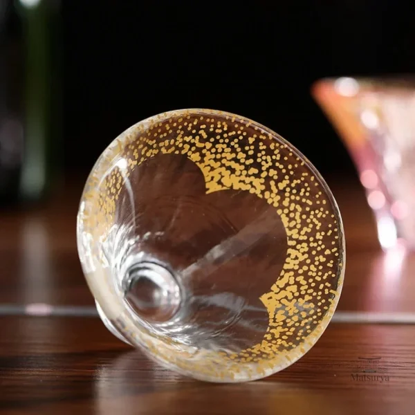 Verre à saké traditionnel en cristal
