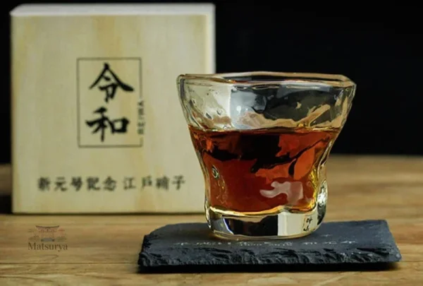 Verre japonais pour whisky, design élégant et raffiné