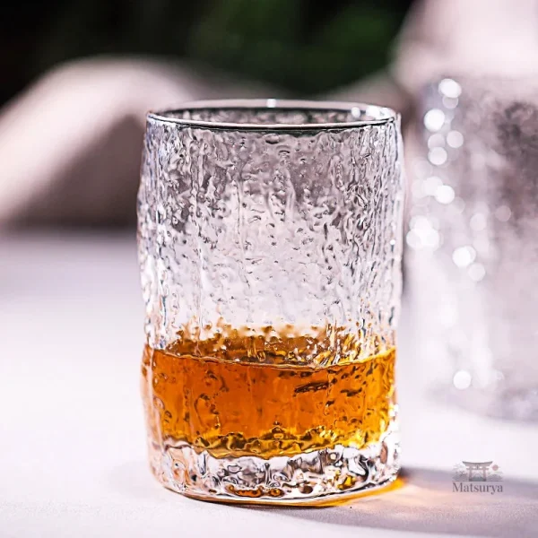 verre-japonais-martele-1 Verre Japonais Martelé artisanal avec design élégant