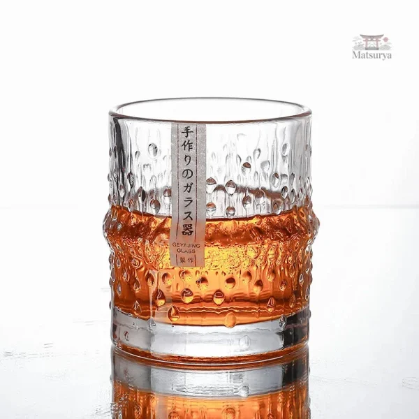 Verre Japonais au design rétro, ajoutant une touche vintage à votre collection