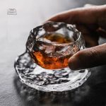 Verre japonais pour servir le saké, design élégant