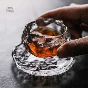 Verre japonais pour servir le saké, design élégant