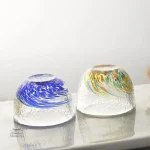 Set de verres à saké japonais aux couleurs vives