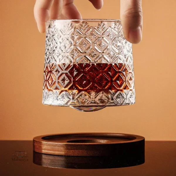 Verre à whisky rotatif design japonais