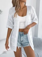 Kimono blanc pour femme, parfait pour un look décontracté