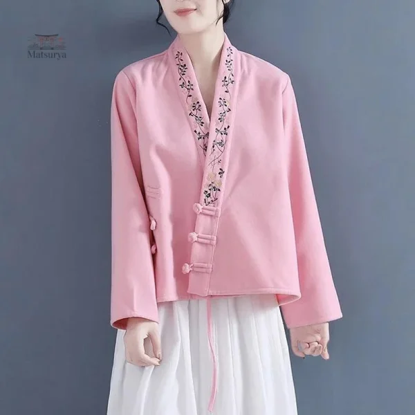 Veste kimono femme avec broderies colorées et modernes