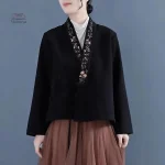 Veste kimono aux motifs brodés, parfait pour toutes occasions