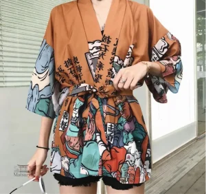 Kimono femme avec motifs japonais traditionnels