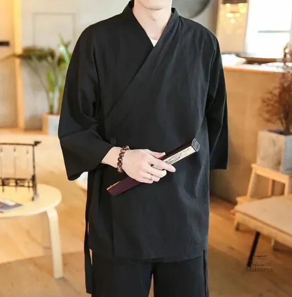 Kimono homme au design raffiné et simple