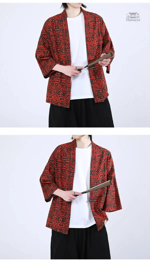 Kimono Homme en rouge et noir, idéal pour une tenue décontractée