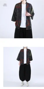 Veste japonaise en bleu, style kimono, motifs élégants