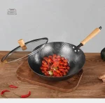 Wok japonais avec design élégant et pratique