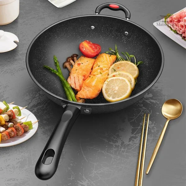 Wok Japonais Ergonomique en acier pour une cuisson optimale