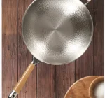 Ustensile de cuisine wok japonais