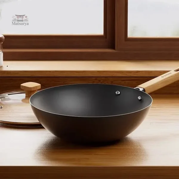 Wok Japonais, design profond pour une cuisson uniforme et rapide
