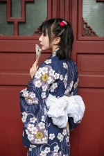Vêtement Traditionnel Japonais pour Femme - Yukata Élégant