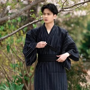 Yukata japonais pour homme en style traditionnel