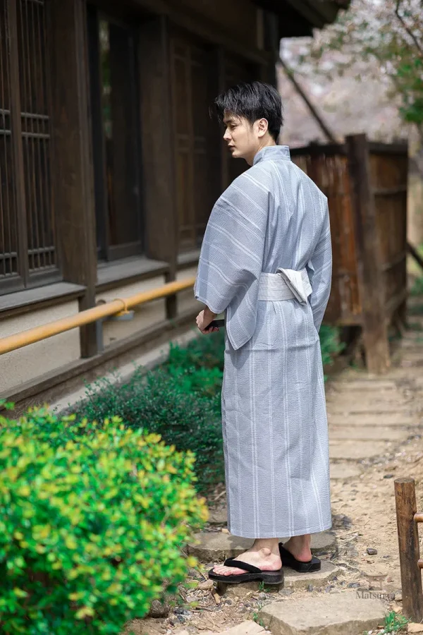 Kimono homme en tissu léger, confort et style japonais
